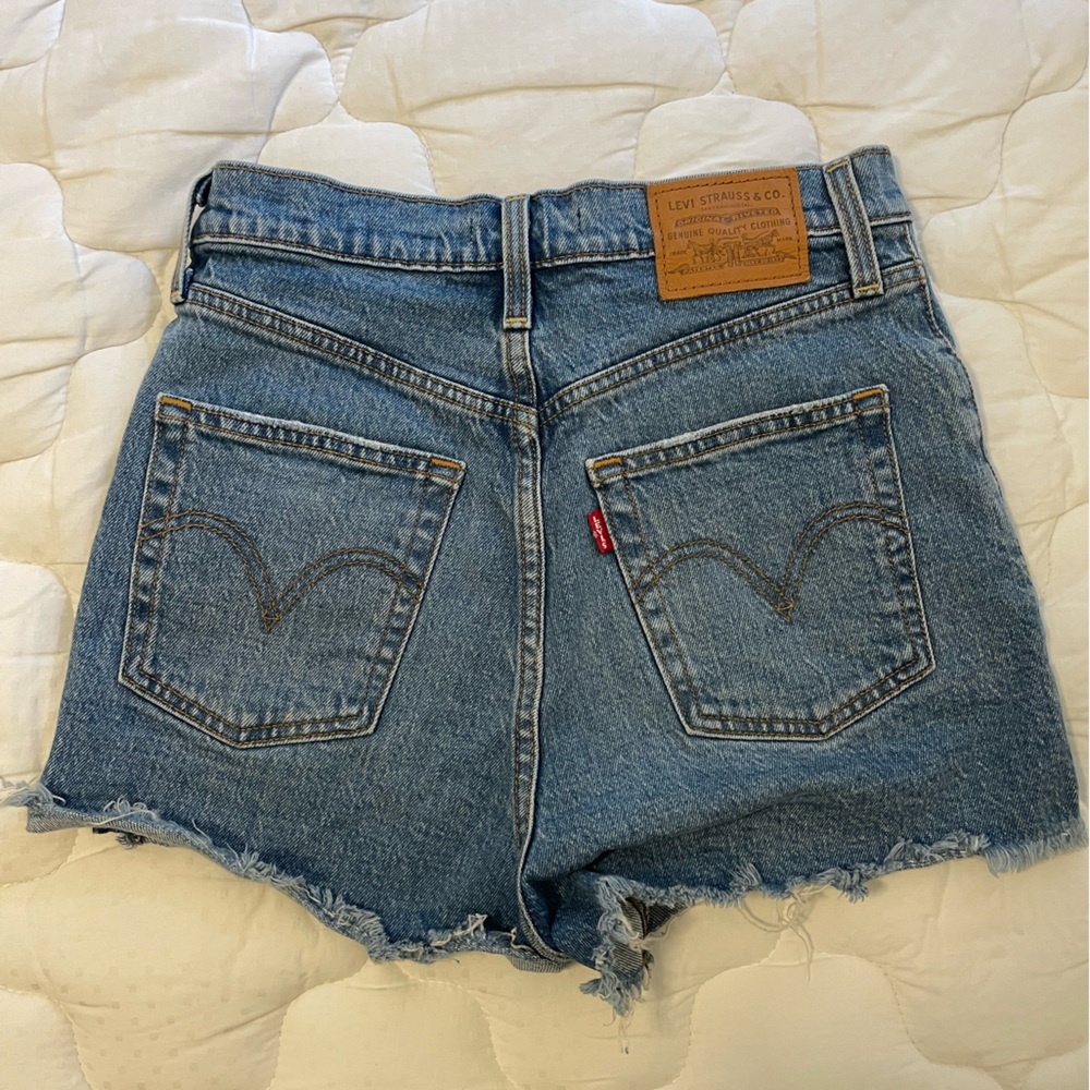 Levi Ribcage Shorts